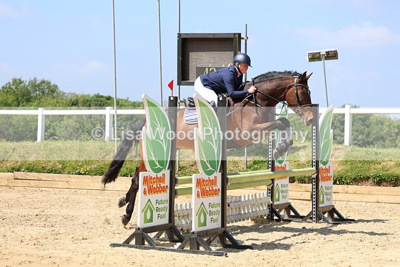 3E7A9652 - Class 8: Senior 80cm