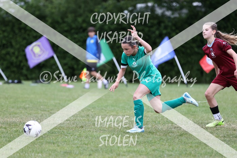 1DX32326 - Covingham Park V Tadpole Farm