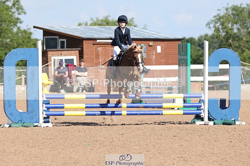 240714A-092535-01558 - Cls 1&2 128cm 10yrs & 70cm Open