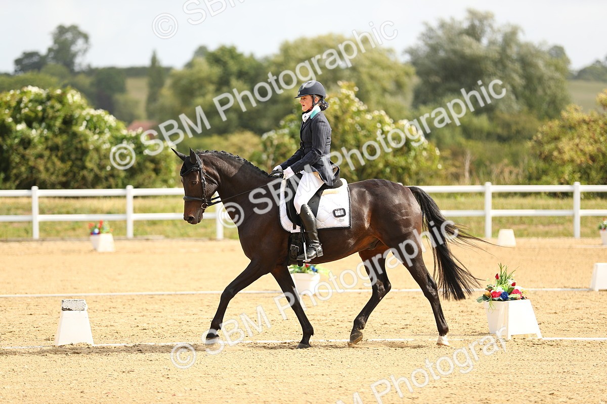 SBM_015527 - Class 13 - Novice 23 - 9.54-11.04