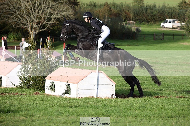 231021-161830-20592 - 563-SOUTHPAW-Kaia.Land-SC+XC