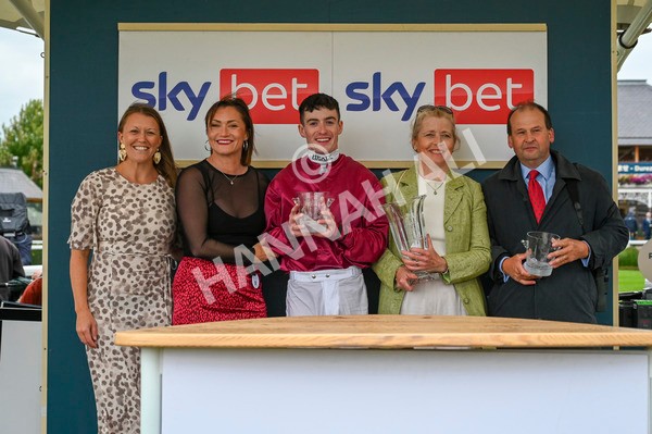 210824-Race 5-Extensio-5830 - Race 5 4.10pm Sky Bet Stayers Handicap