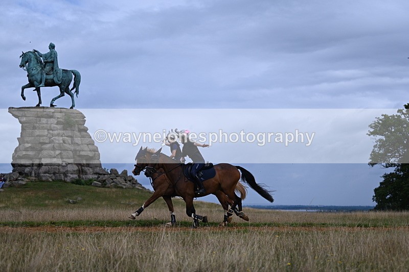 DSC_6114 - Time at Statue 12:17 to 12:44