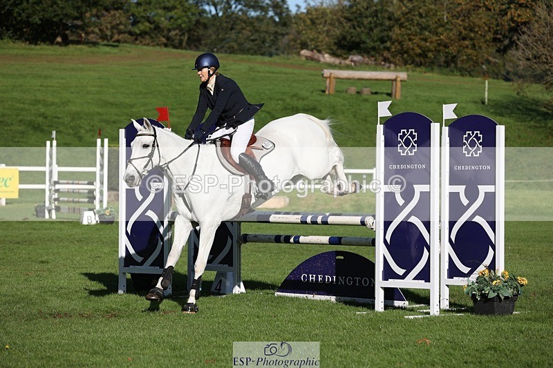 231022-105536-24839 - 651-RATHNAGREW.GREY.TEX-Nicola.Horsley-gubbins-TrotUp+SJ