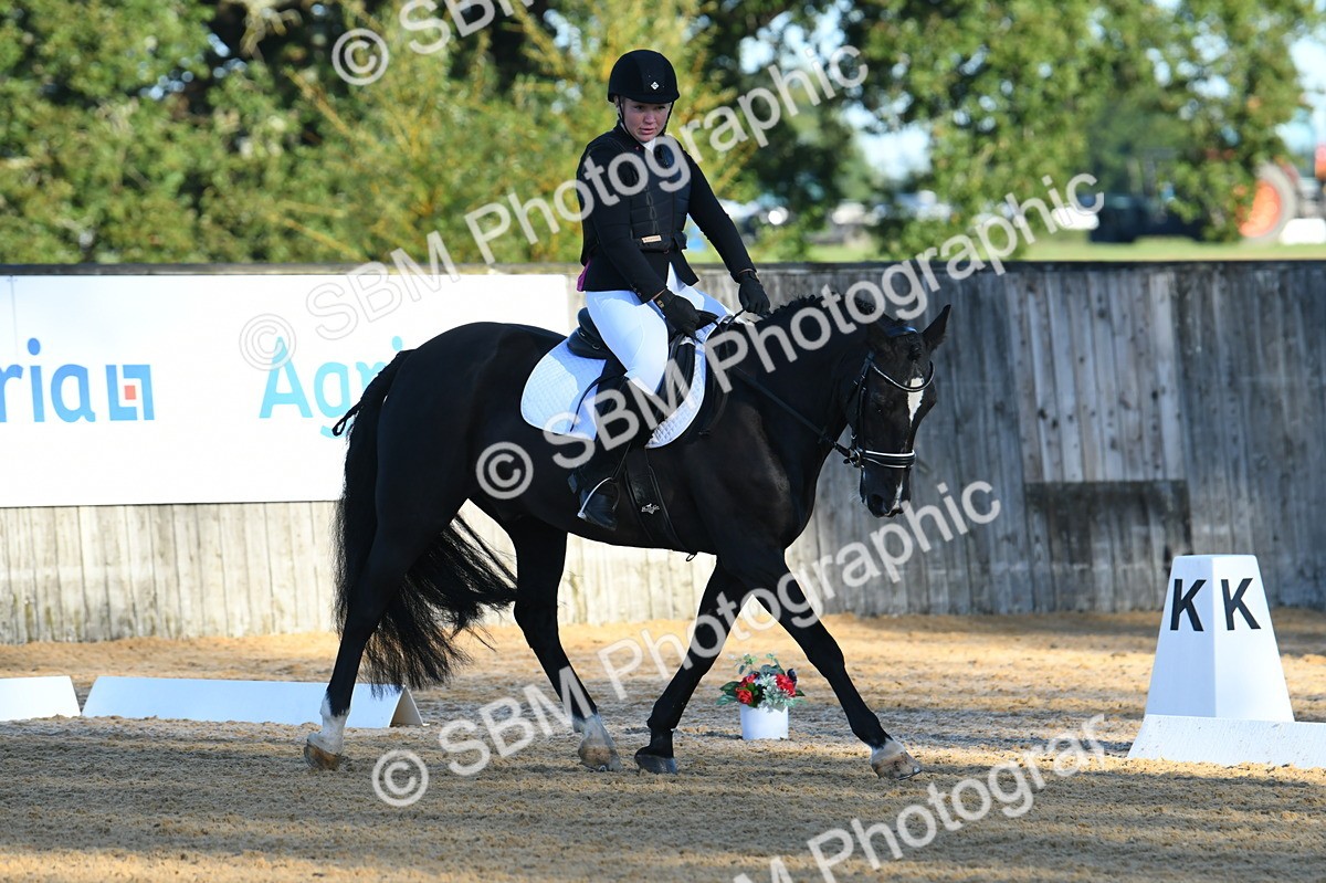 SBM_14280 - D4 - Small Tour Championship - Intro B