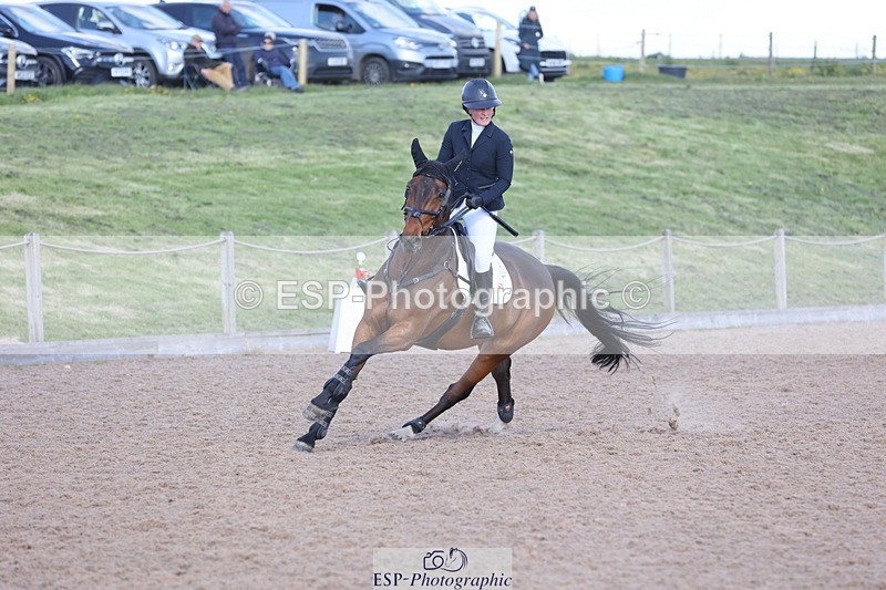 240419A-161531-09263 - Cls 10, 2 Star Big Tour 145cm  15.45 to 16.35 break