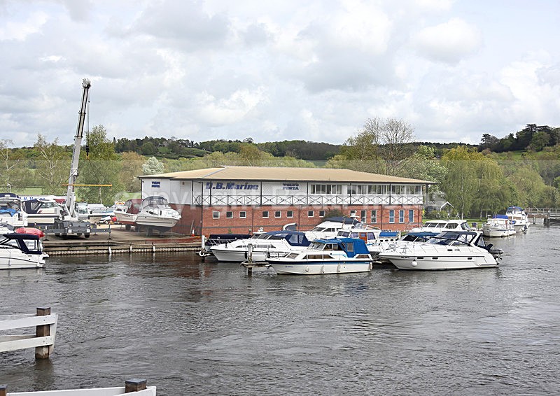 140426 D B MARINE COOKHAM WT7A9667 - Waterside Property