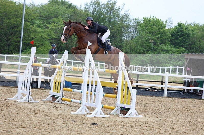 3E7A7569 - Class 9: Senior 1.30m open