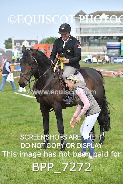 BPP_7272 - CLASS 3 Andrew Hamilton Coach, RHS Foxhunter Championship Qualifier