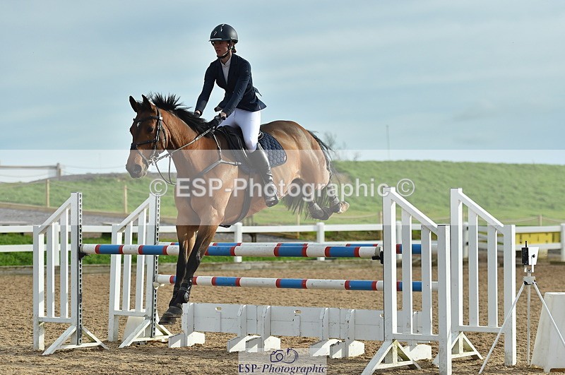 231111A-131424-02082 - Cls 12 Newcomers & 1.10m Open