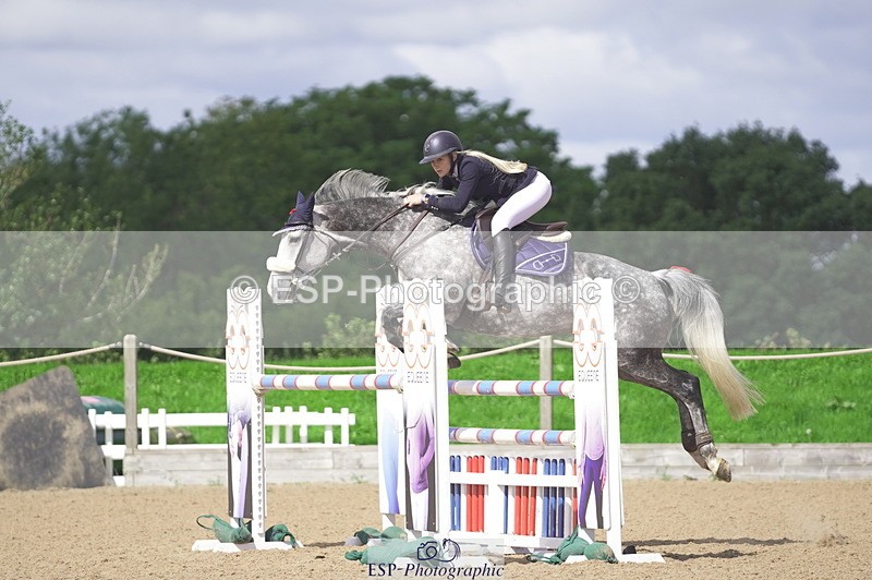 230806A-105416-01458 - Cls 13 Snr Newcomers & 1.10m Open