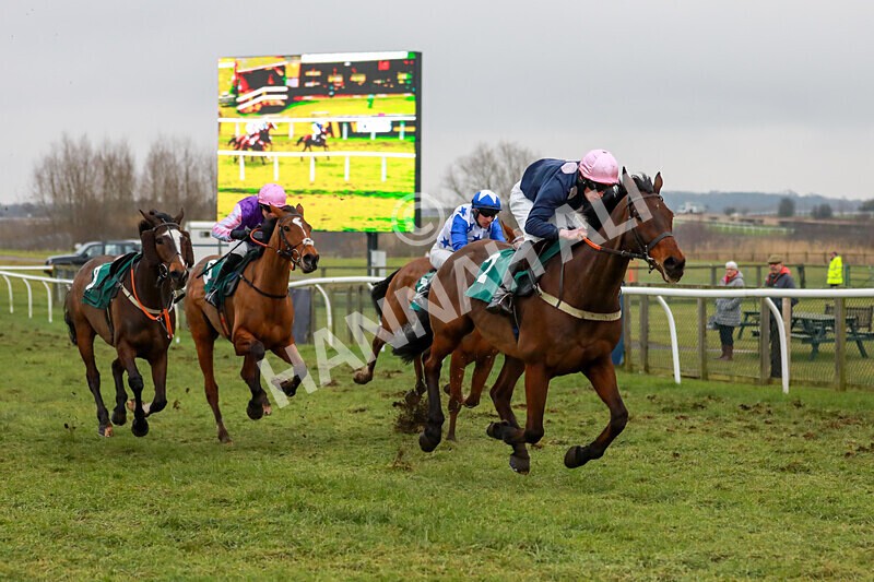 310125-Race 5-The Paddy Pie-4573 - Race 5