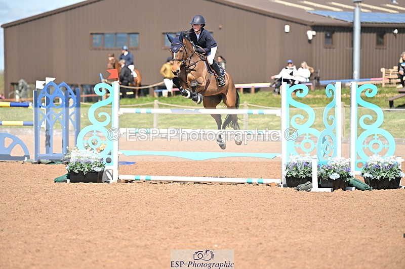 240418A-112937-02581 - Cls 5, 2 Star Medium Tour 1.35m