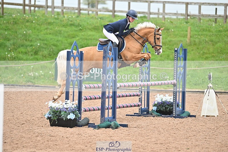 240505A-112804-04869 - Cls 3  Pony Discovery & 90cm Open