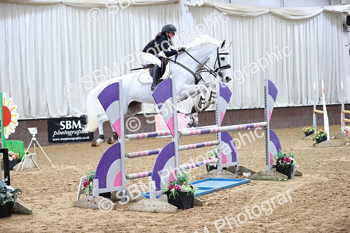 SBM_005935_Class 16 - Senior Newcomers - 110m - Cart - Allegra