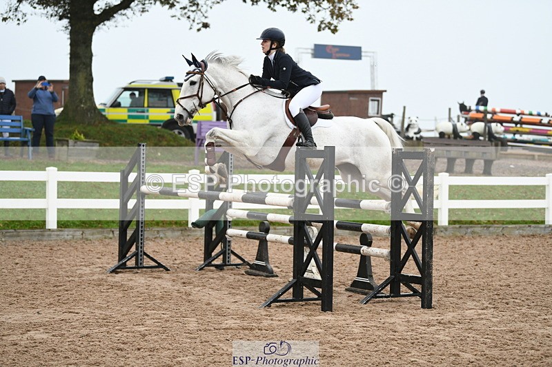 241103A-104522-07565 - SUN Cls 21 Snr Newcomers and 1.10m Open