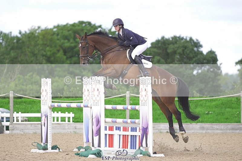 230806A-111812-01551 - Cls 13 Snr Newcomers & 1.10m Open