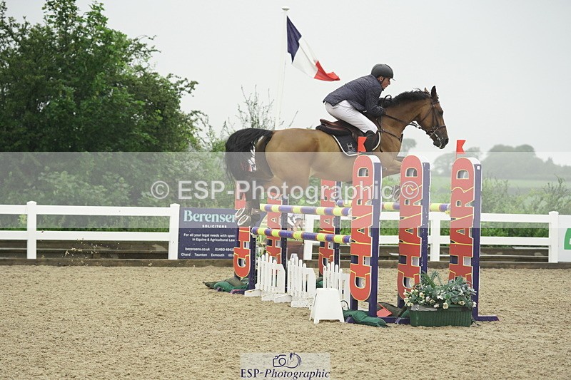 230722A-141112-09564 - Cls 23, 1 Star Gold 1.30m