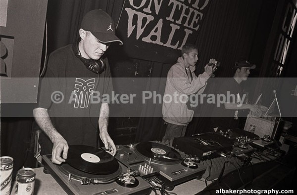 02 cmon-feet - C'mon Feet @ band-on-the-wall mcr 08.11.03