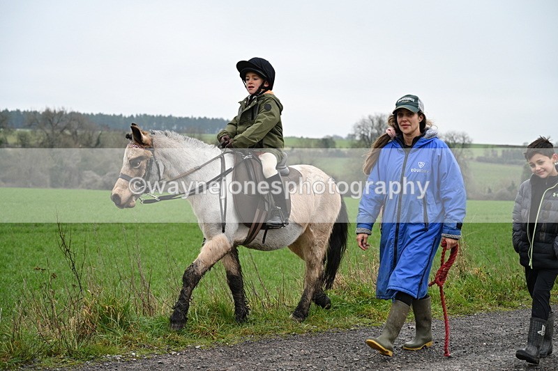 WJ7_9869 - Walk out..