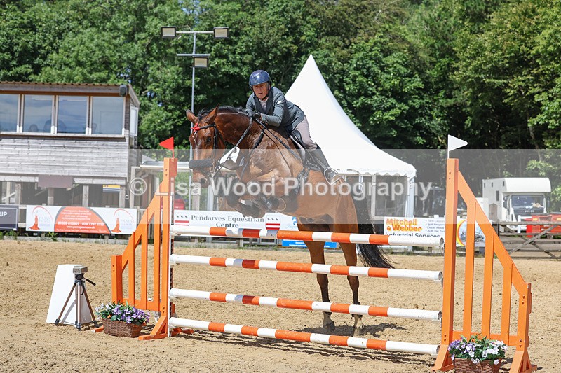 3E7A7428 - Class 8: Senior Newcomers/1.10m open