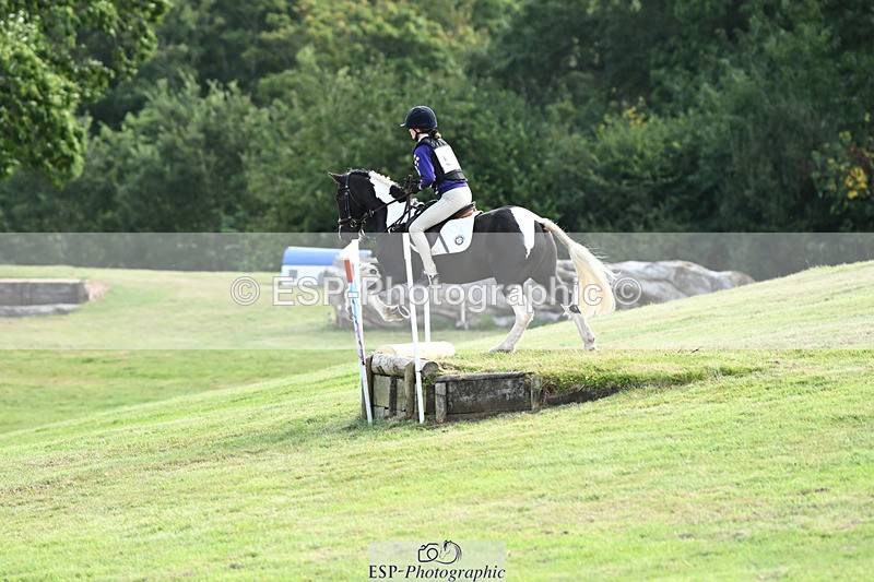 240825X-110501-31952 - 70cm XC 11.00 to 12.00