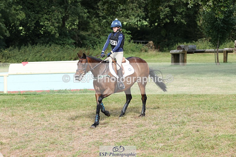 240825X-100315-31535 - 70cm XC 10.00 to 11.00