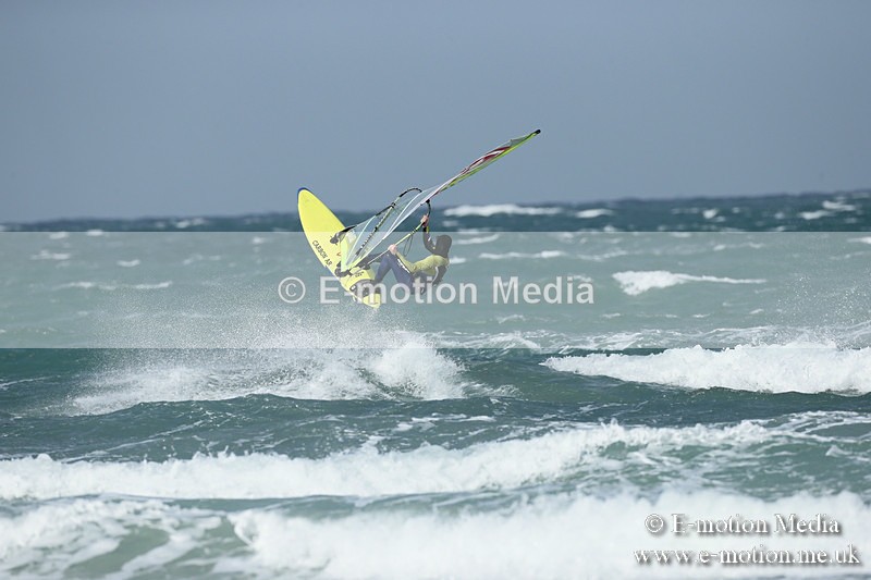 WS 020413-138 - Windsurfing