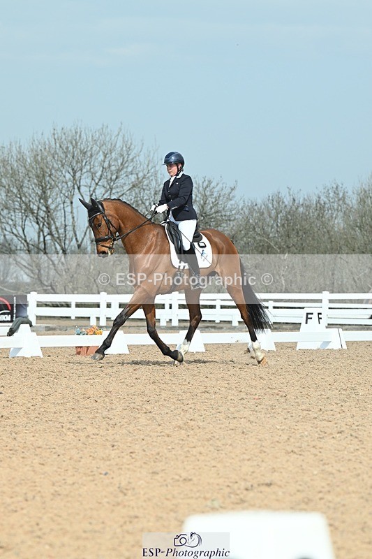 250403-103303-01439 - 036-Abbie.Newbury-Seagry.Viceroy