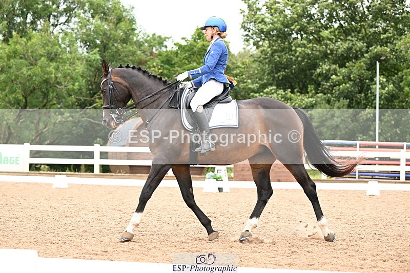 240815A-133640-01568 - 201-Natasha.Collings-Costello-Dovevale.Tender.Dove