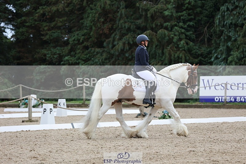 250718A-135834-01673 - 092-Rachael.Smaldon-Nadderbrook.Biscuit