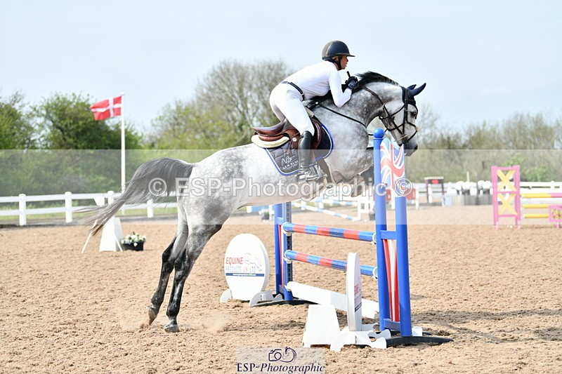 240511A-153900-14180 - Cls 25 British Novice and 90cm Open