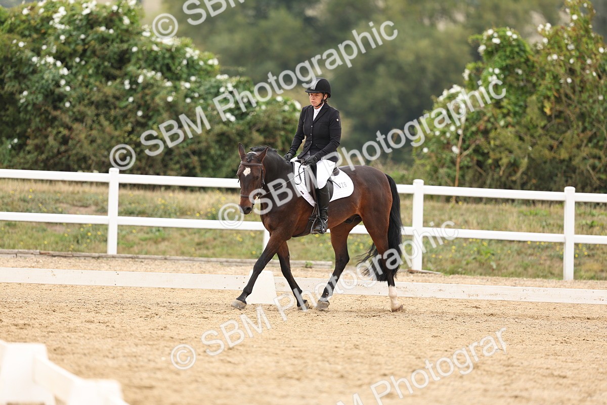 SBM_01721 - Class 9 - Novice 27 Champs