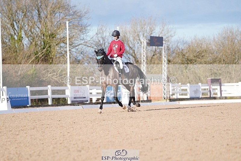 241214-134718-00665 - 132-Alys.Matravers-VORVASHILL.VERTIGO