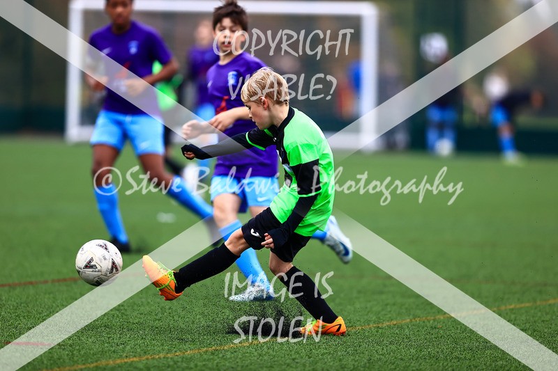 1DX30252 - 2025-10-12 FC Abbey Meads U14 Orange V Kingsdown Lions U14