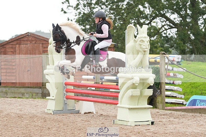 250920-155712-01542 - Cls 21 Pony Intro 80cm Derby