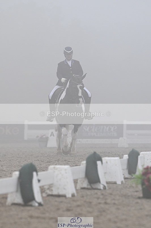 250907-145834-08999 - 106-Lucy.HamblettGalliano.Gold.Dust