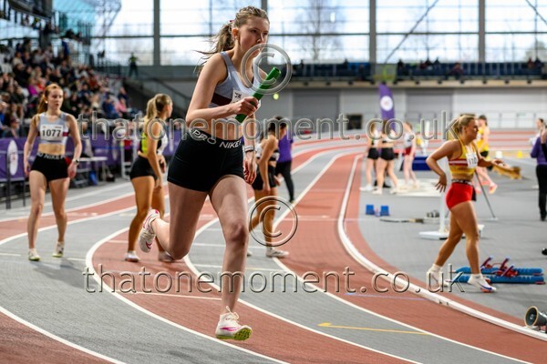 CombiMast25-914437 - Track Female Set One