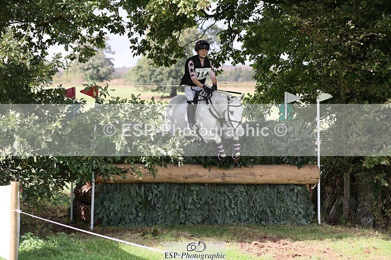 231020-140321-09256 - 114-LATINA'S.TWINKELING-Pippa.Haslam-XC