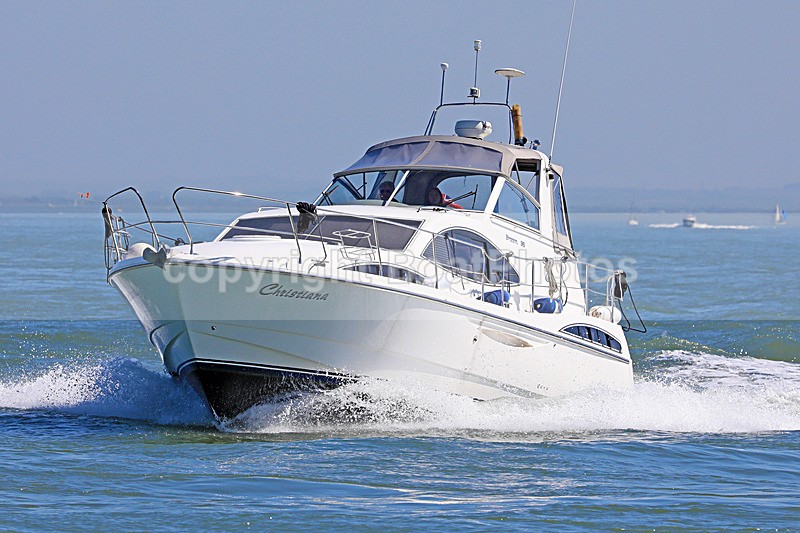 180505 CHRISTIANA - BROOM 39 1Y3A7047 - Flybridge Cruisers