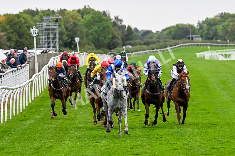 011025-Race 6-Mudamer-0574 - Race 6