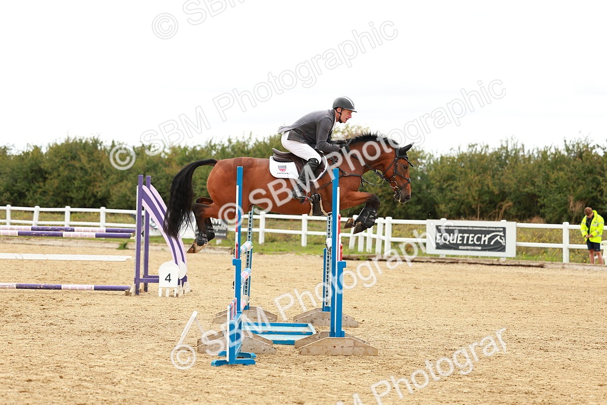 SBM_001512 - Class 4 - Senior Newcomers - 1.10m