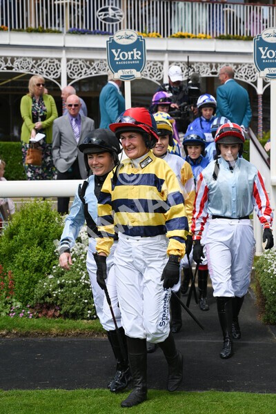 yr11062022r2-36 - Race 2 2.00pm Queen Mother's Cup