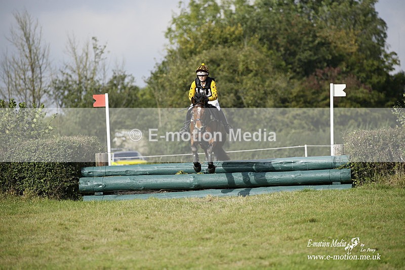  WWHT 171021 3019 - Intermediate (0.90m)  17/10/21