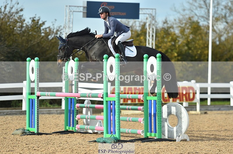 231111A-131124-02065 - Cls 12 Newcomers & 1.10m Open