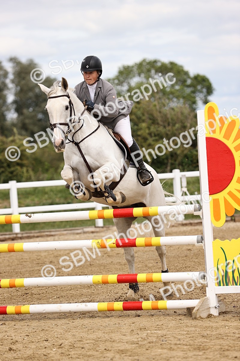 SBM_003329 - Class 11 - Senior Newcomers - 1.10m