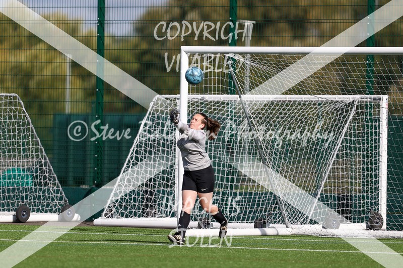1DX30004 - 2025-09-13 FC Abbey Meads U17 Girls Purple V Cumnors U17 Girls