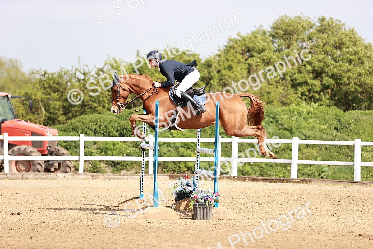  - Class 26 - Senior Foxhunter - 1.20m