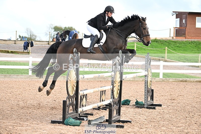 241023A-143810-01091 - Cls 4 Newcomers and 1.10m Open