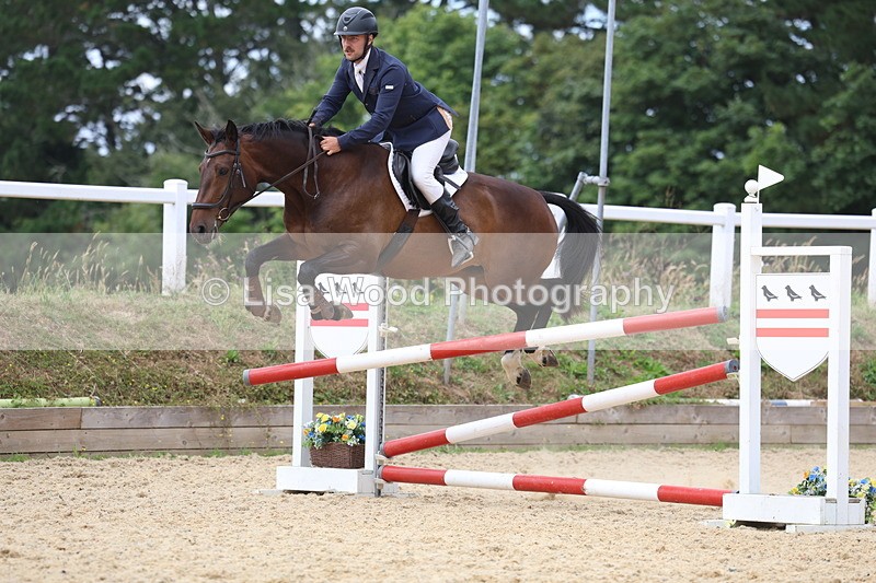 3E7A6360 - Class 8: Senior Newcomers/1.10m open